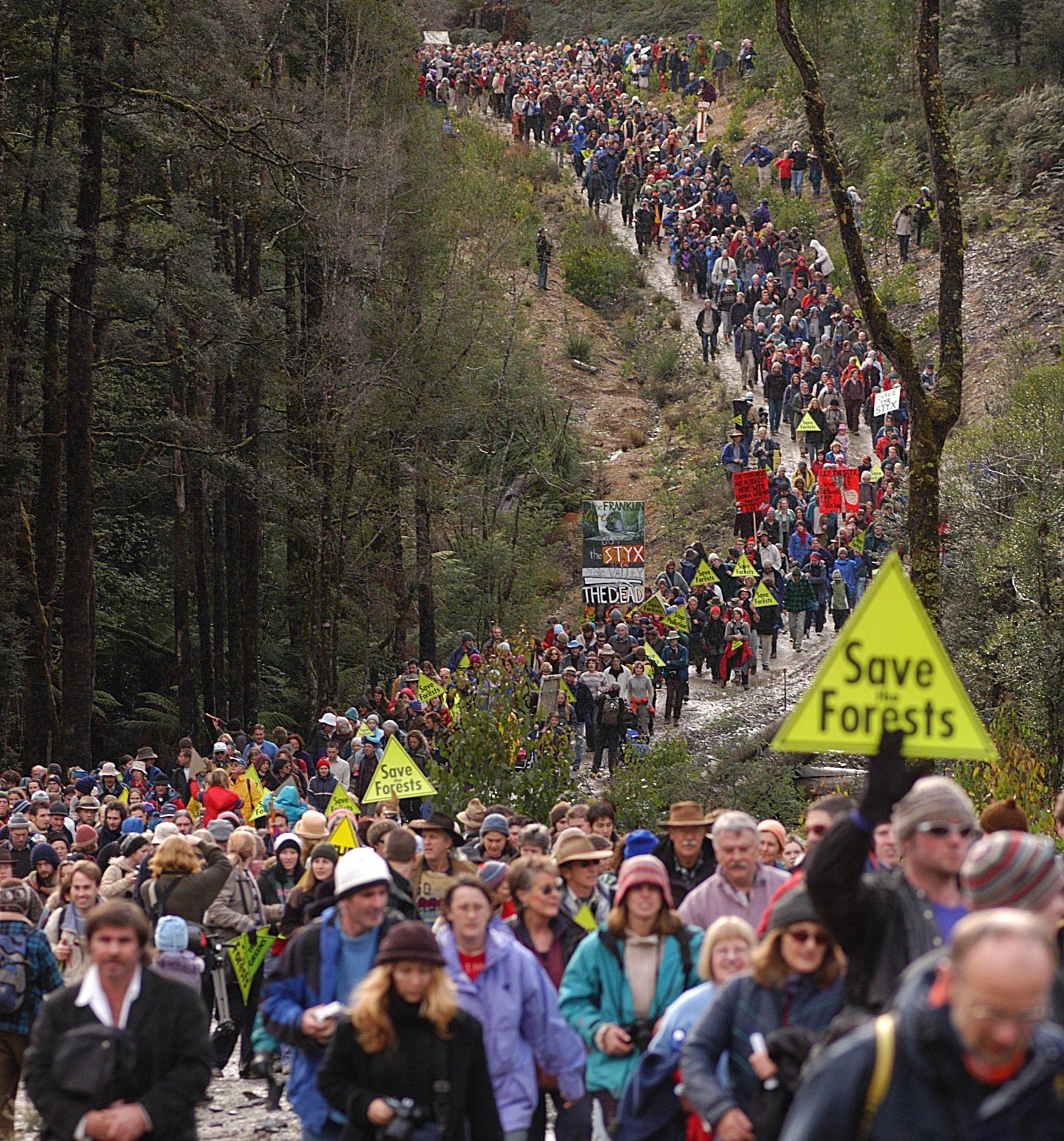5000 people march through the Styx Valley to protest native forest logging in 2003. Image: Sam Rosewarne
